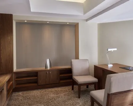 Ramses Hilton Photos