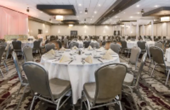 Crowne Plaza Milwaukee Airport by IHG