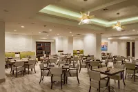 ฮอลิเดย์ อินน์ ออสติน -ทาวน์ เลค บาย IHG - พร้อมอาหารเช้า