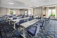 Courtyard by Marriott Manchester-Boston Regional Airport