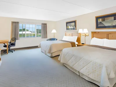 Cobblestone Suites - Oshkosh Hotels near University of Wisconsin-Oshkosh