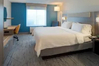 Holiday Inn Express & Suites Fort Atkinson Hotels in Lake Ripley