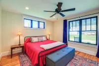 Stunning Damascus Vacation Rental w/ Fire Pit! - parking