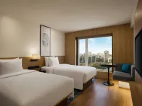 Fairfield by Marriott Mumbai Andheri West Hotels in der Nähe von Strand Aksa