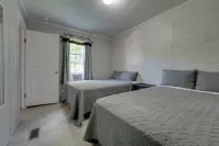 Cassopolis Cabin w/ on-Site Fishing Pier! - 3-Sterne