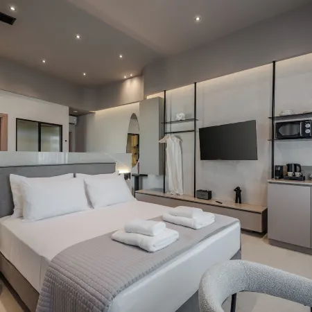 Amara Luxury Suites With Private Hot Tub