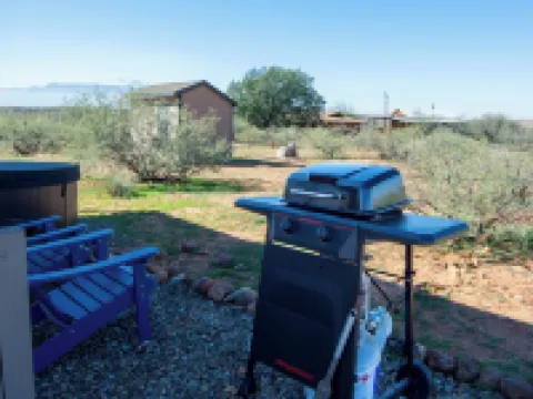 Airstream Near Sedona • Pool • Hot Tub • Mountain Views Hotels in Cornville