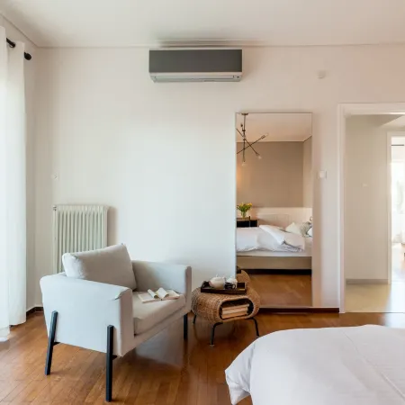 Elegant 3 Dbrm Apt Iin the Heart of Glyfada