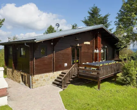 Inviting Holiday Home, Near Cave of Lorette, Namur and Parc Naturel Rgional des Ardennes Hotels in Houyet