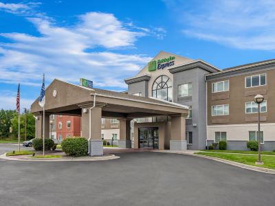 Holiday Inn Express & Suites OGDEN by IHG