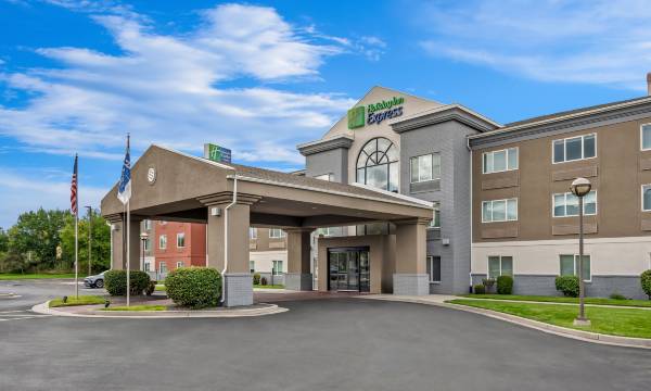 Holiday Inn Express & Suites Ogden by IHG