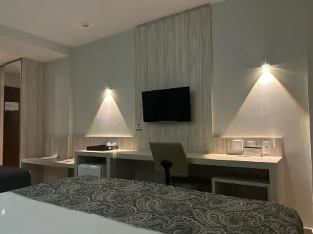 AlphaPark Hotel