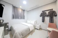Yeongju K Hotel - Motels