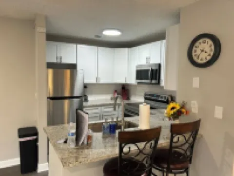 Urban Oasis in Historic Fourth Ward - Walk to Uptown - WiFi & Free Parking