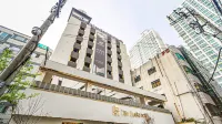 登巴斯塔簽名酒店 鄰近石佛寺的酒店