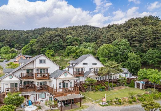 횡성 헬로우412 펜션