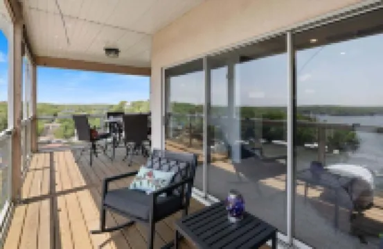 Family-friendly Condo w/ 2 Pools & Updated Deck on the 14mm