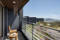 Rolling Hills Hotel - Romantic