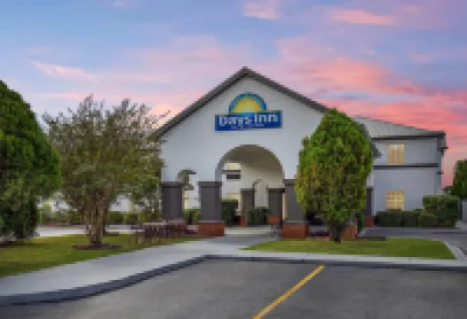 Days Inn by Wyndham Lincoln
