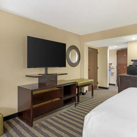 Best Western Suites Near Opryland Отели рядом с достопримечательностью «Опри Миллс»