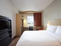 Ibis Makassar City Center - Ocean View