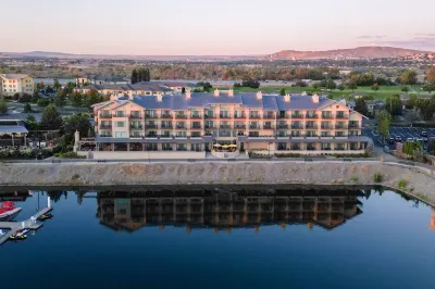 The Lodge at Columbia Point Hotel di 