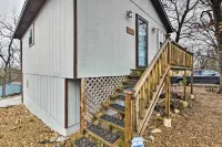 Stockton Lake Escape w/ Kitchen, Half Mile to Lake - Wifi