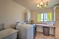 'The Eagar House' White Mountains Gem w/ Views!