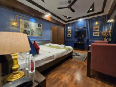 Hotel Trimoorti Hotels near St. Paul's Cathedral