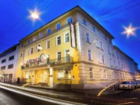 ثيتر هوتل سالتسبورج Hotels near آيغن