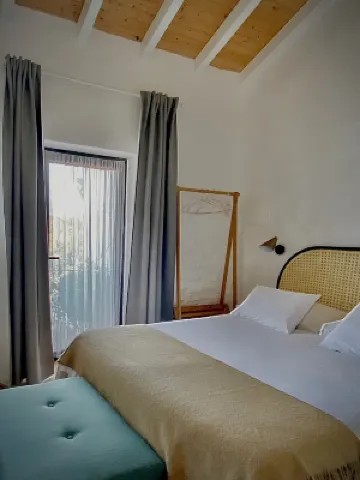 Casa No Montinho Hotels in 