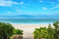Charming 1-bedroom, Beachfront condo in fabulous Longboat Key steps to the beach Hotels in Longboat Key