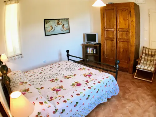 Villa Sole Vini in the Heavenly Heart of Umbria on Top of the World sleeps 50 - Villa