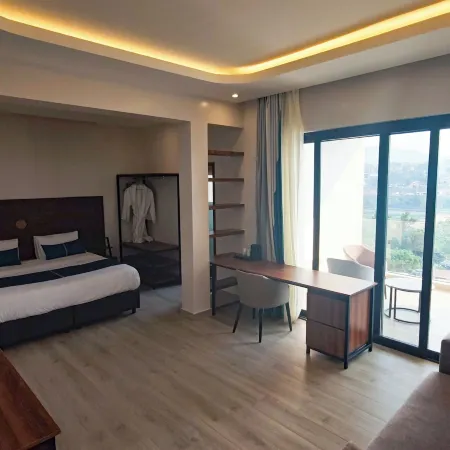 Akira Hotel