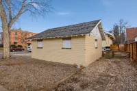 Mathews House 4 King Beds Near CSU & Old Town - Homestays