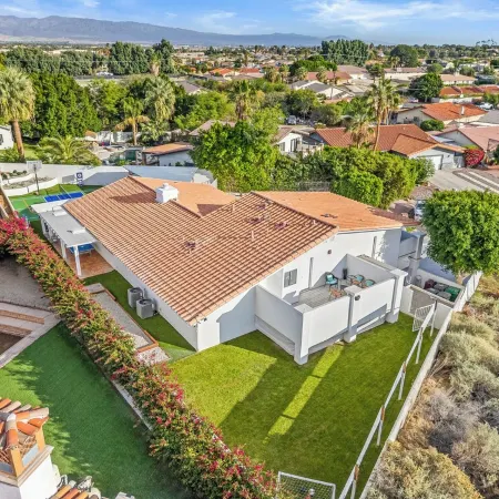 Private Pool,Pickleball+Basketball,Gameroom, Bocce+Horseshoe+Grassy Yard 4 Games