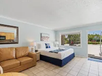 A Tropical Breeze Beach Club - Anna Maria Island Hotels in Holmes Beach