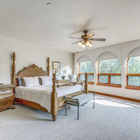 Expansive Edwards Condo on Main Street w/ Views!