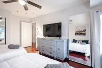 Instagram Worthy Mansion with an Oasis Backyard فنادق في 