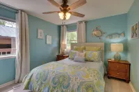Lakehouse Hot Tub, Waterslide, Game Room and Kayaks - Parkering
