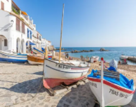 Apartment in Llafranc by the Sandy Beach