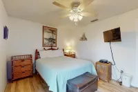 Spacious Seaside Cottage w/ Sunroom – 1-Minute Walk to Vilano Beach - balcony