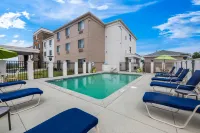 Comfort Suites Cullman I-65 Exit 310 - Pools