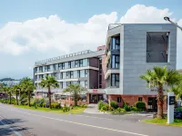 Hotel Seogwipean Hotels near Munbu Park