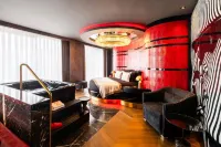 Merit Starlit Hotel & Residences - Hot Tub