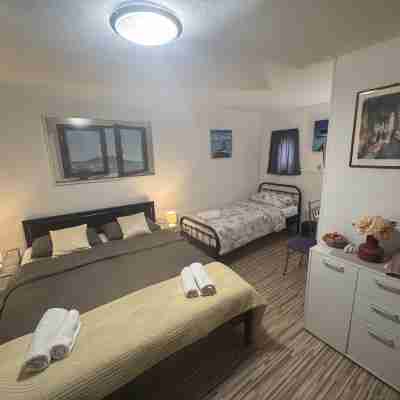 Damira Rooms Rooms