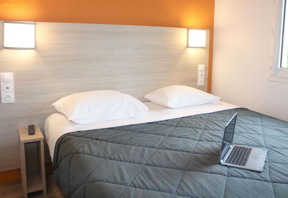 Première Classe Plaisir Gatines - Housity