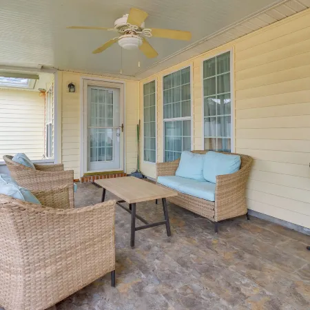 11 Mi to Savannah! Suburban Home w/ Spacious Yard