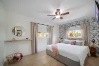 Private Pool Oasis • Sleeps 10 • Near Fll