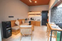 Ubu Villa Amara